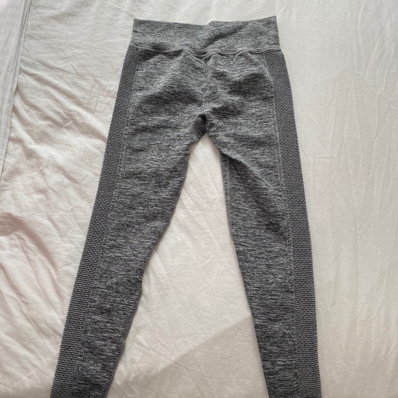 Grey high waisted yoga pants - Picture 3 of 3